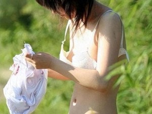 张筱雨大胆人体艺术写真，展现女性裸体之美